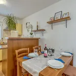 House In The Vineyard - Happy