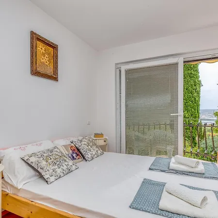House In The Vineyard - Happy Apartment