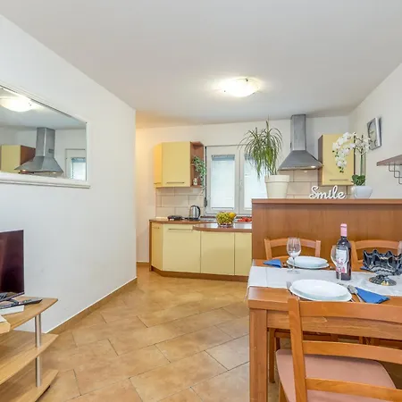 House In The Vineyard - Happy Apartmán *