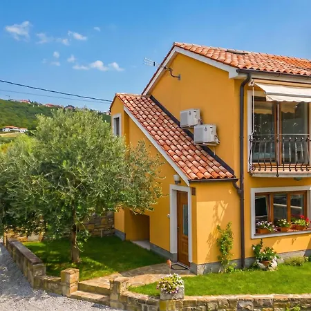 بيت للعطل House In The Vineyards - Happy *