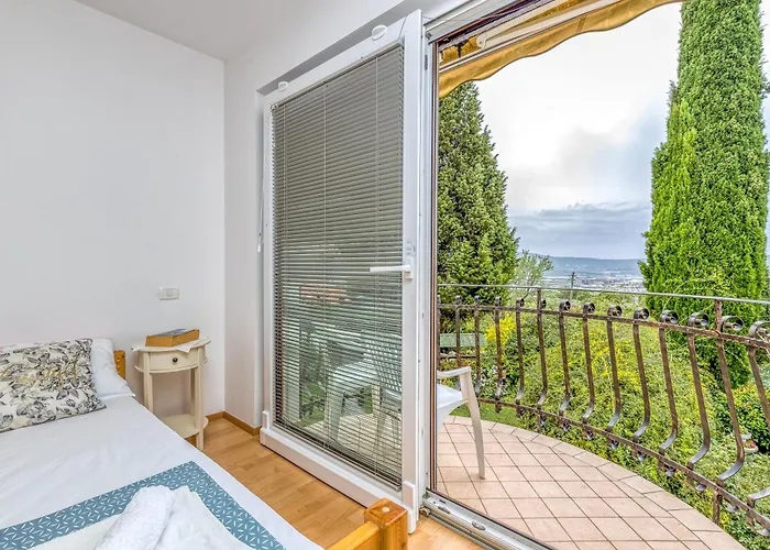 House In The Vineyard - Happy شقة