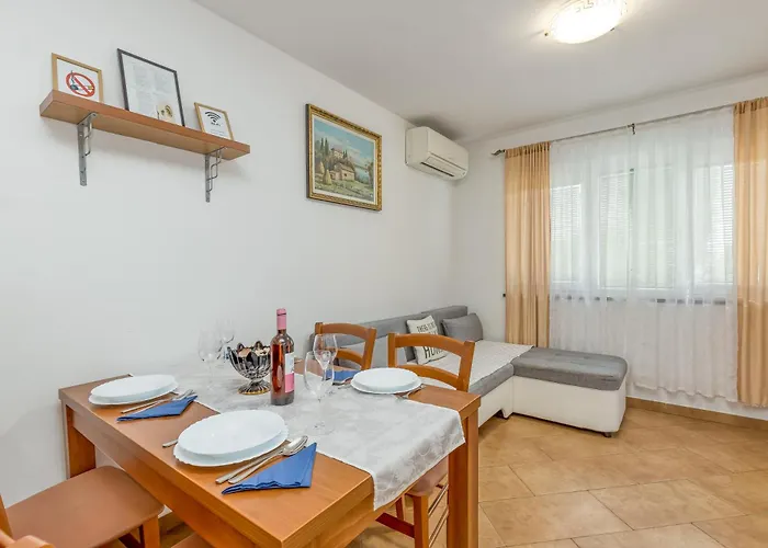 House In The Vineyard - Happy شقة